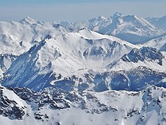 Massif des Cerces enneigé vers l'Italie au sud-est.