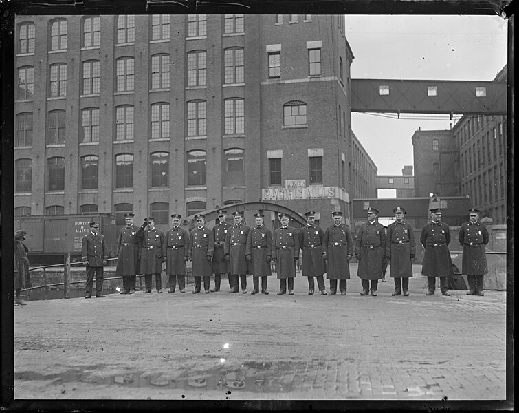 File:1922 New England textile strike. Police guard at lower Pacific Mills. (Lawrence, Massachusetts) Part B.jpg