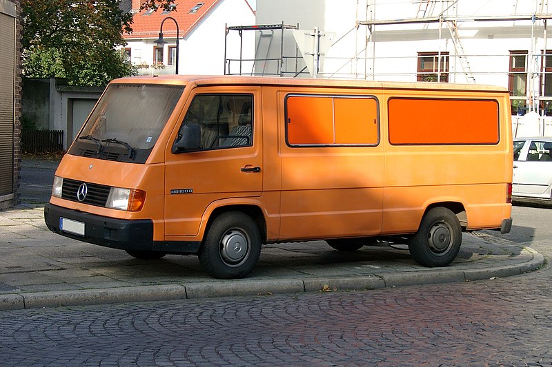 File:MB 100 D vorn 2007-10-03.jpg