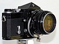 El primer lente de control de perspectiva de 35mm fue introducido en 1961 para la Nikon F.