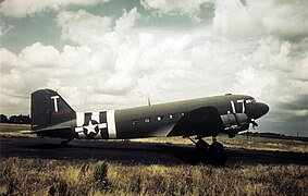 Amerikansk C-47, brukt under transport av luftlandestyrker (stor versjon)