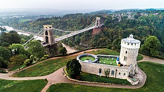 Clifton Suspension Bridge and Clifton Observatory, Bristol Fotografaĵo: Chris Lathom-Sharp