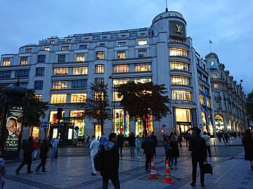 An aesthetic of artificial lighting – Maison de France (now showroom for Louis Vuitton), Avenue des Champs-Élysées no. 101 in Paris, by Louis-Hippolyte Boileau and Charles-Henri Besnard (1931)[116]