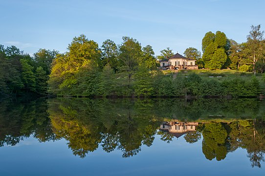 "Bärenschlössle" (bear castle) and "Bärensee" (bear lake)