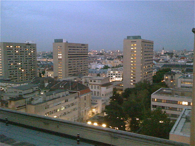 File:AKH Wien MedUniWien.JPG