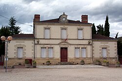 Skyline of Cérons