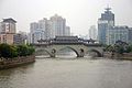 Jinjiang River and Anshun Peaceful and Fluent Bridge in Chengdu,China / 錦江與安順橋/ 锦江与安顺桥/Río Jinjiang, al fondo el puente Anshun.