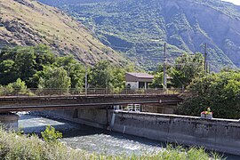 Le pont-rail au-dessus de l'Arvan