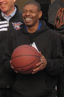 Muggsy Bogues (9. ledna 2012)