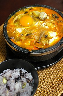 Korean.food-Sundubu.jjigae-01.jpg