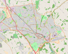 Mapa konturowa Luton, blisko centrum na dole znajduje się punkt z opisem „Kenilworth Road”