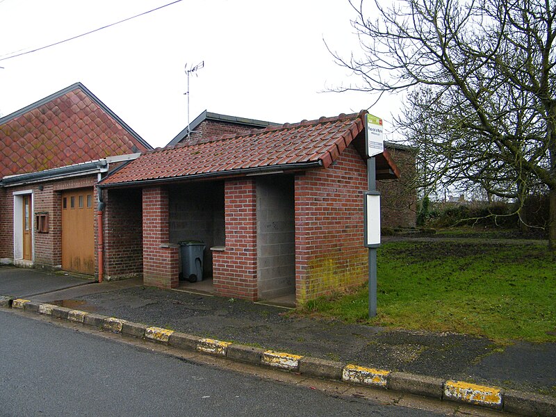 File:Prouville, Somme, Fr abri-bus.jpg