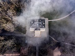 Vue aérienne du château Margaux en hiver.