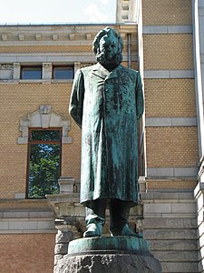 Statue av Henrik Ibsen, Nationaltheatret i Oslo