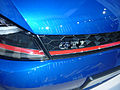 Emblema frontal del Volkswagen Golf GTI Concept.