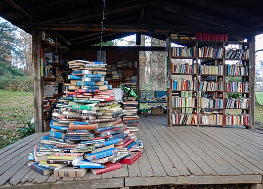 Libreria per lo scambio dei libri usati, Bosco Macchia Grande, Manziana