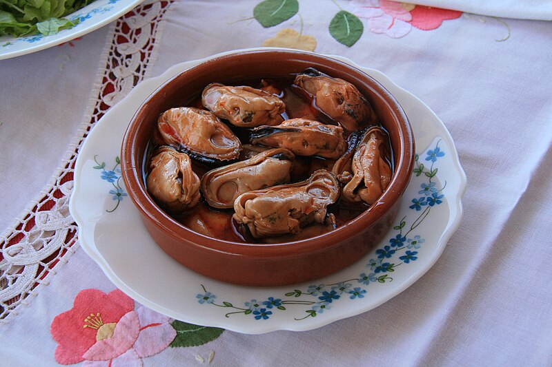 File:Mejillones - Cazuela.JPG