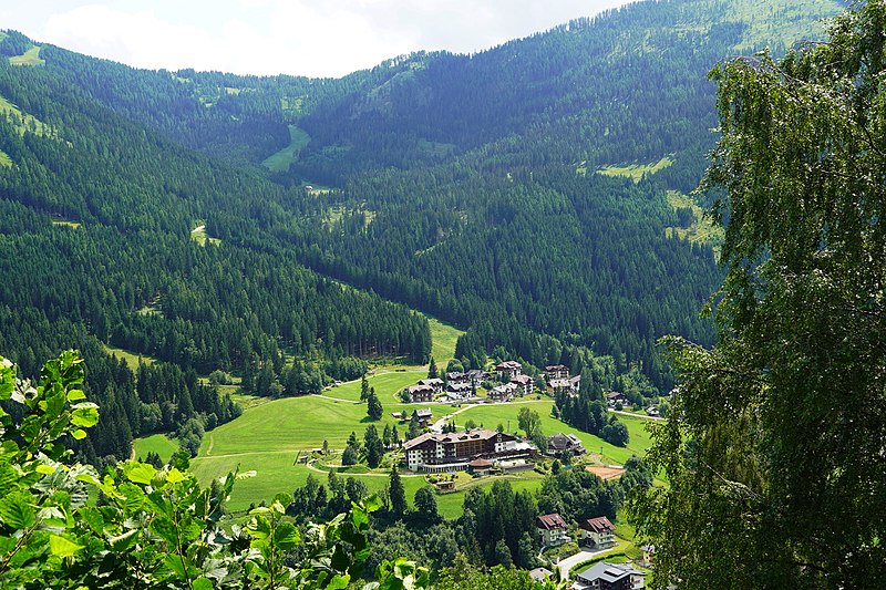 File:Bad Kleinkirchheim, Nockberge, Kärnten.jpg