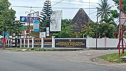 Kantor kecamatan Wuryantoro