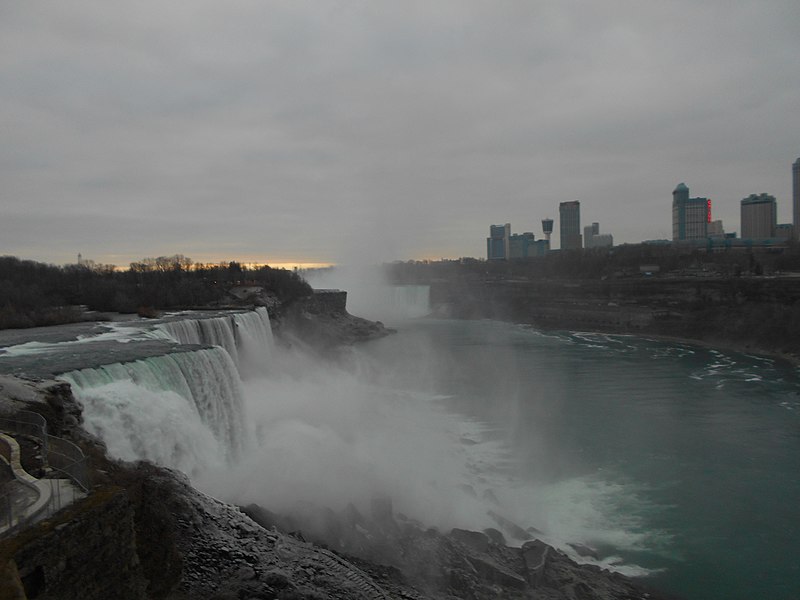 File:Niagara Falls State Park (16084634912).jpg