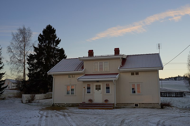 File:Grythengen våningshus vinter.jpg