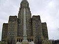 El Ayuntamiento y los Leones de Niagara Square y el Monumento a McKinley.