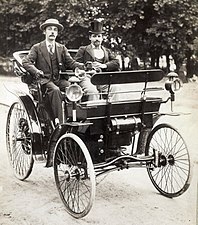 Ernest Archdeacon en 1894 sur Peugeot type 3.