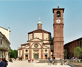 Basilique et place San Magno