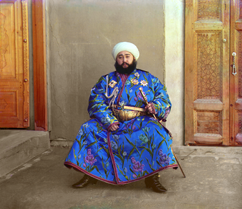 Moğol kökenli ancak Cengiz Han soyundan olmayan Buhara Emirliği'nden (Mangıt Hanedanı)'nın son emiri Alim Han'ın portresi (Sergey Prokudin-Gorski, 1911). (Üreten: Sergey Prokudin-Gorski)