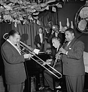 (Portrait of Art Hodes, Pops Foster, Cecil (Xavier) Scott, and George Luggi, Ole South, New York, N.Y., ca. Oct. 1946) (LOC) (5020399582) (cropped).jpg