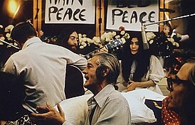 Обложка сингла Plastic Ono Band «Give Peace a Chance» (1969)