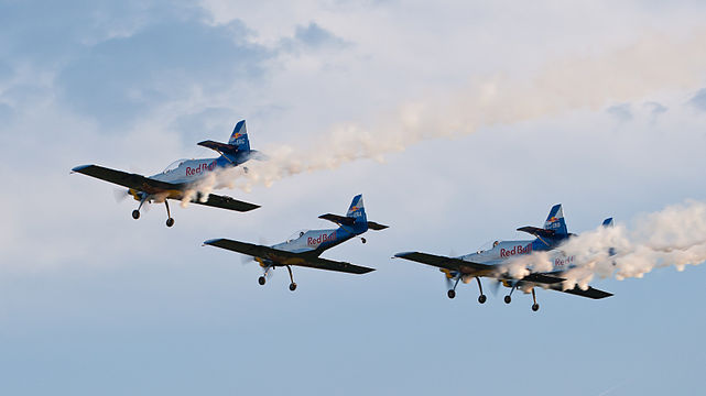 Flying Bulls Aerobatics: 4 × Zlin Z50LX.