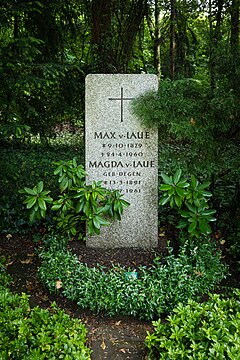 Grave and tombstone of Max von Laue at the historic city cemetery (Stadtfriedhof) in Göttingen, Germany.