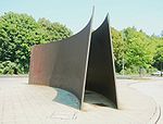 Monument en hommage aux victimes du programme Aktion T4 réalisé par Richard Serra à Berlin sur la Tiergartenstraße.