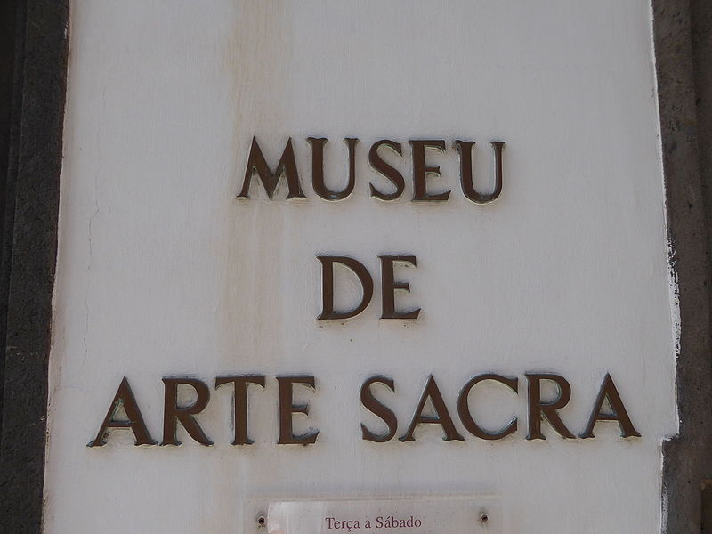 File:Funchal — Museu de Arte Sacra do Funchal (sign outside).JPG