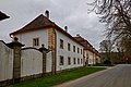 Mauer der Meierei, Wohnhaus der Meierei