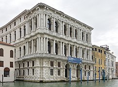 Ca' Pesaro, en el Canal Grande