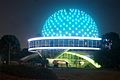 El Planetario con sus luces.