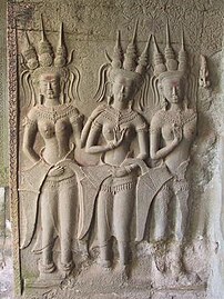 Relief bidadari yang ditemukan di Angkor Wat, Kamboja.