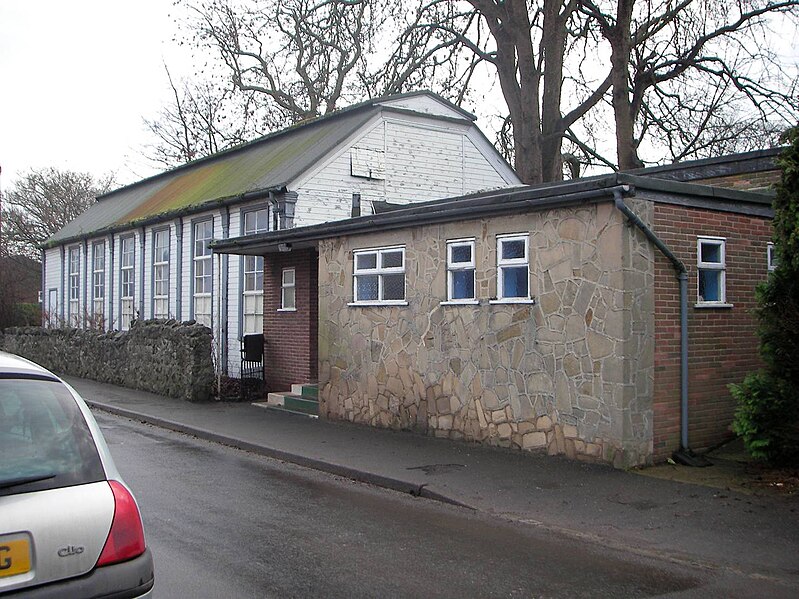 File:Bishopton village hall.jpg