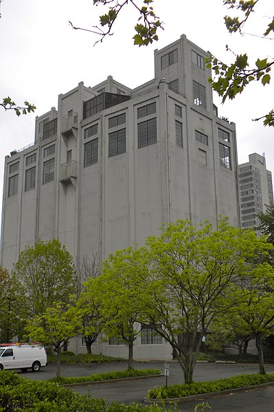 File:Philly Grain Elevator.JPG