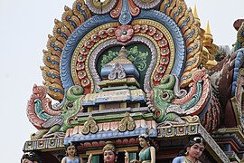 Singapore. Sri Mariamman. Gopuram. South West-8.JPG