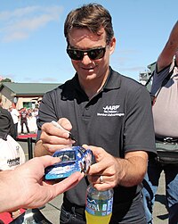 Jeff Gordon autogramot oszt 2015-ben