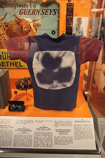 File:Woodstock Tee - Rock and Roll Hall of Fame (2014-12-30 15.22.03 by Sam Howzit).jpg