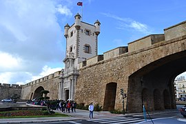 De verdedigingswerken bij de poort Puerta de Tierra