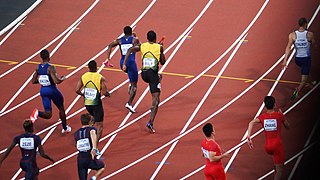 Finale 4x100m (36577015165).jpg