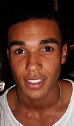 Lucien Laviscount dans le rôle de Earl.