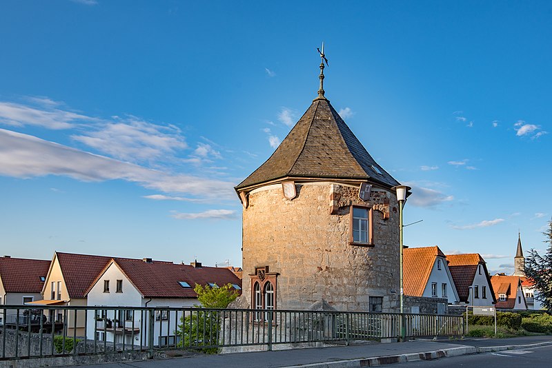 File:Brückenturm Karlstadt 20200502 001.jpg