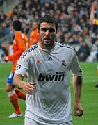 Higuain against Zurich 11-25-2009.jpg