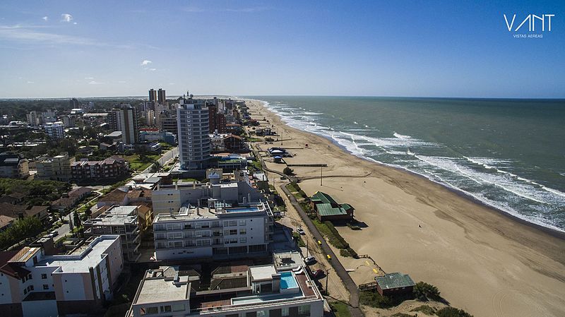 File:Villa Gesell - panoramio - VANT Vistas Aéreas (5).jpg